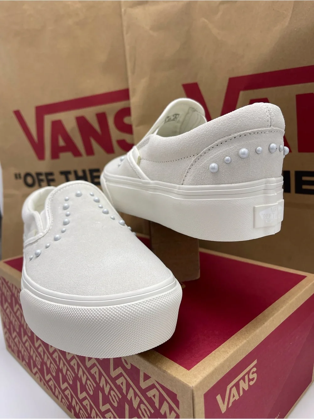 Vans Women's Classic Slip-On Platform Sneakers  Pearls Marshmallow VN000EA9CCZ